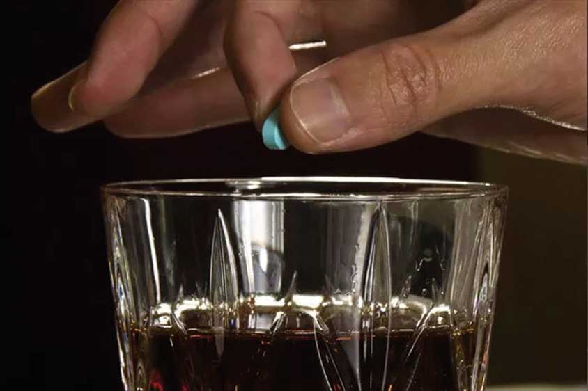 聚會場所不要讓飲品離開視線範圍